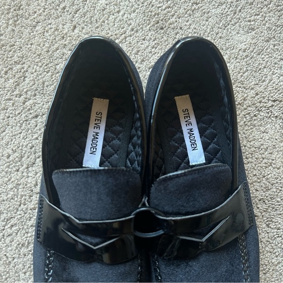 Steve Madden Black Loafers with Patent Strap - Picture 3 of 9
